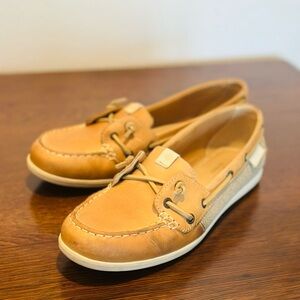 Sperry Top-Sider Women’s Tan Boat Shoes - Comfortable Leather Slip-Ons 8